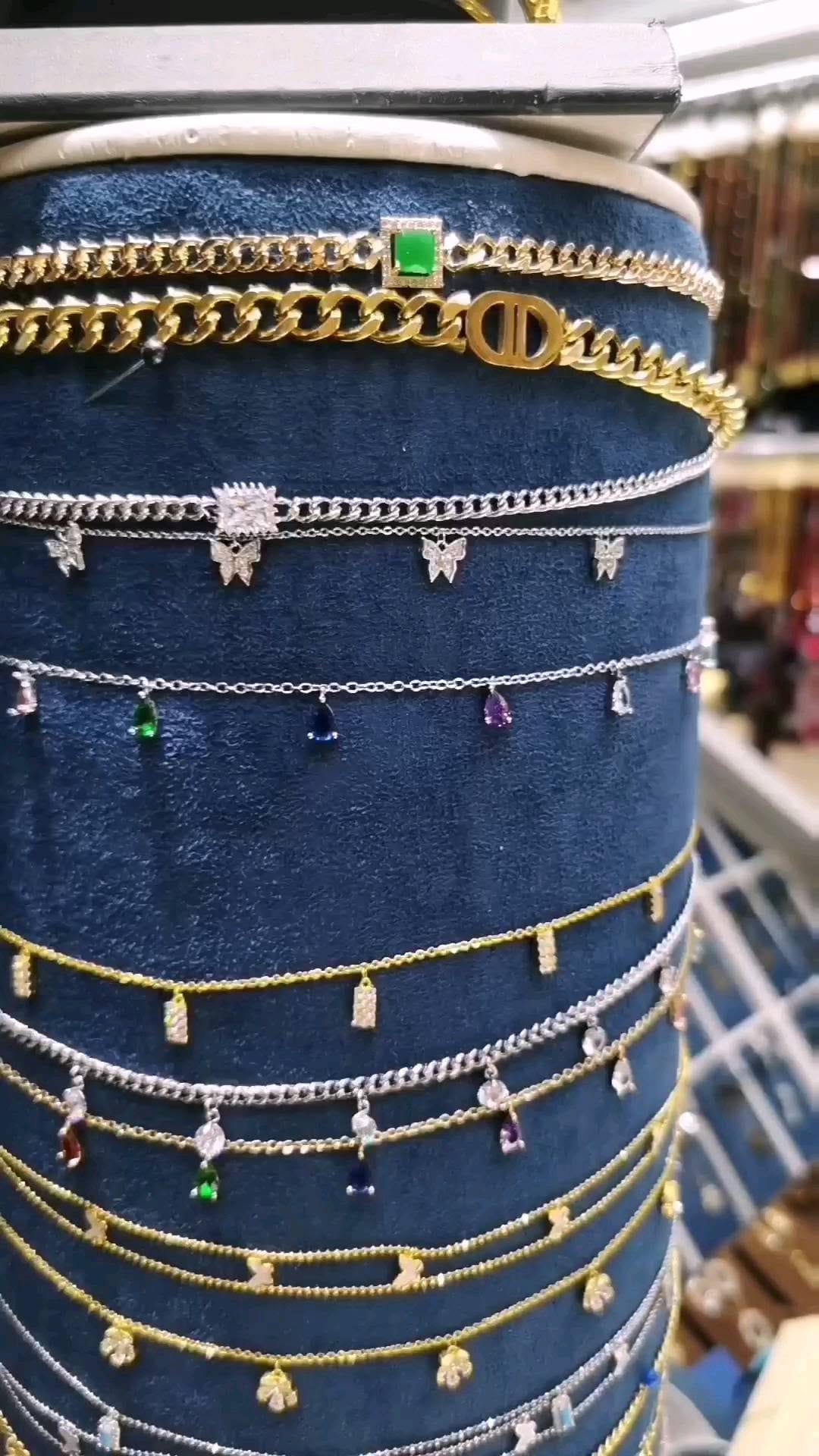 Post 2 by menna_ali_designs on Instagram (video)