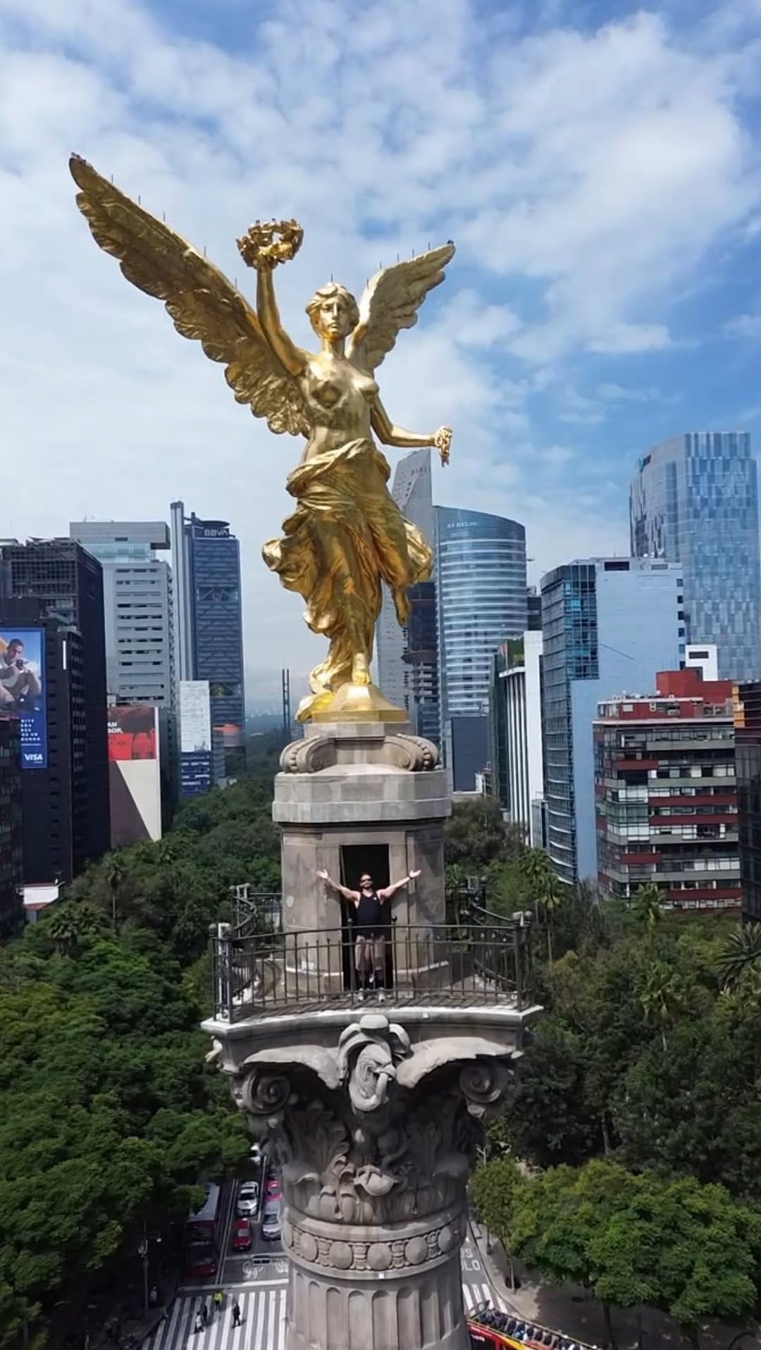 Post 9 by @edwolfgang_ on Instagram (video)