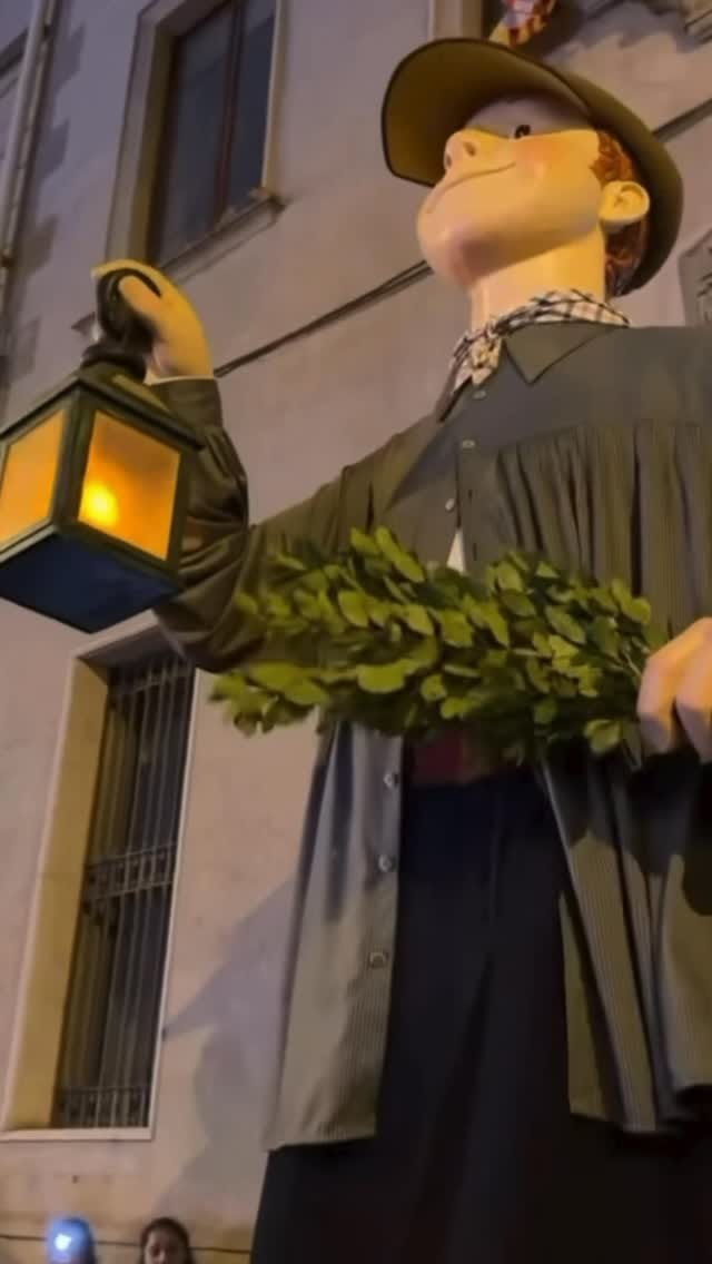 Post 2 by Estilo BCN Magazine on Instagram (video)