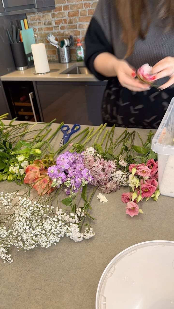 Post 6 by Dove’s Designs on Instagram (video)