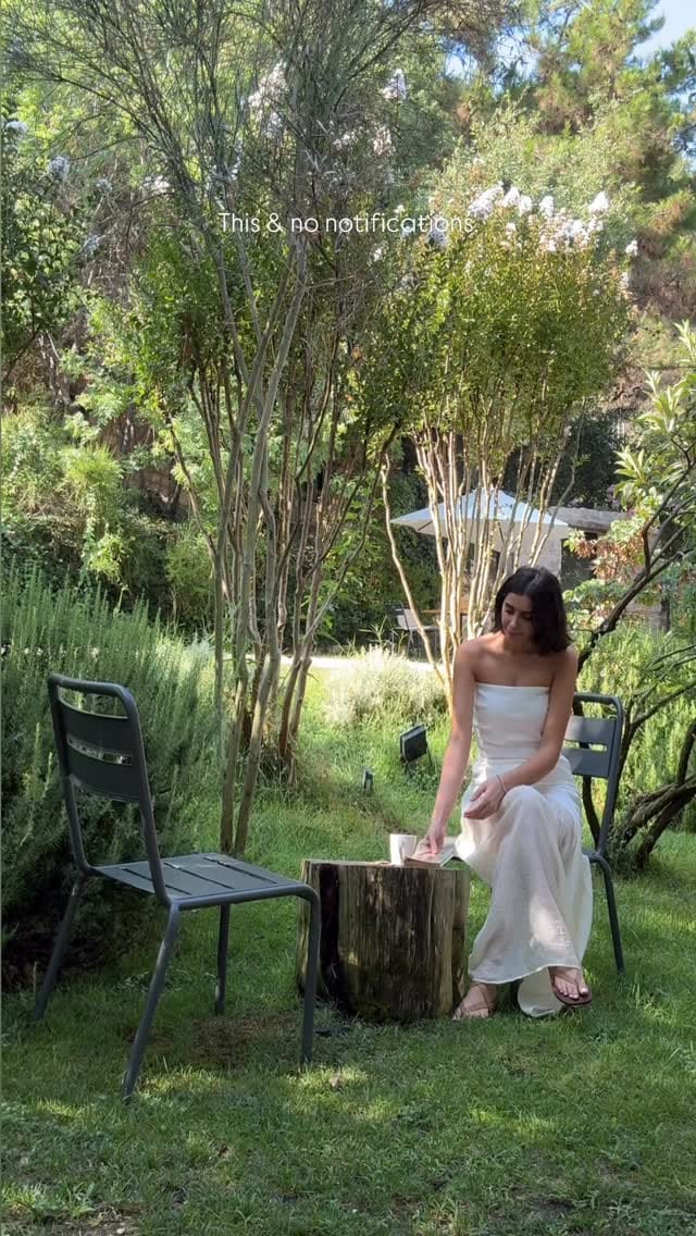 Post 6 by Nivine Tabet 👁 | Fashion Stylist on Instagram (video)