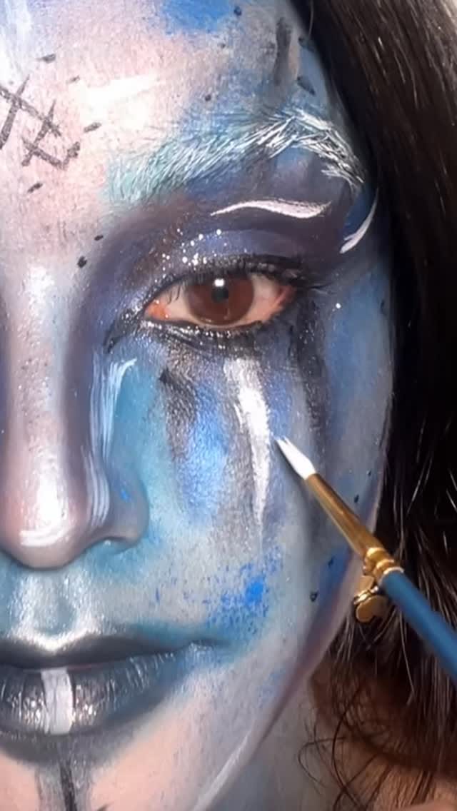 Post 1 by Makeup Artist ~ ℳorelia ℒ💎 on Instagram (video)