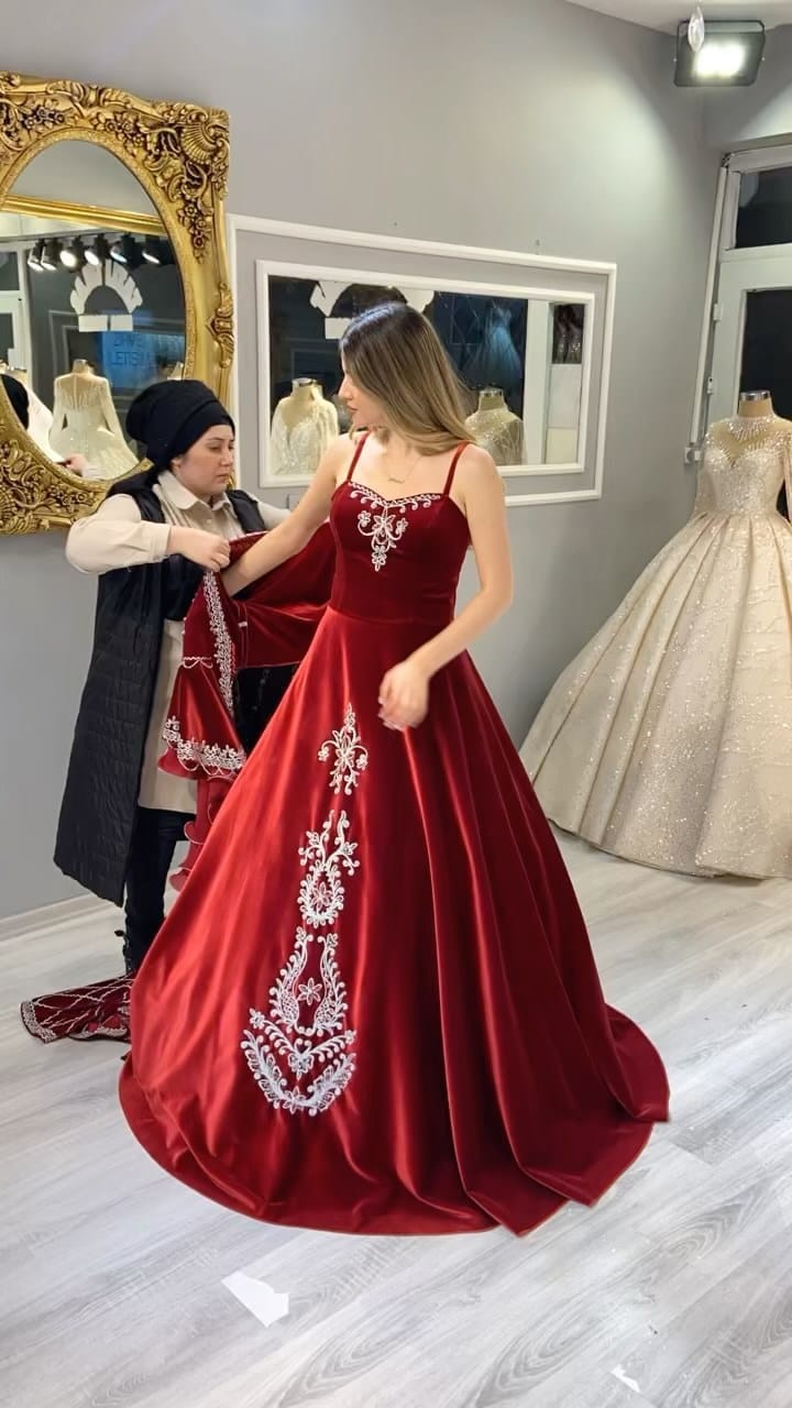Post 10 by Nagihan demir on Instagram (video)