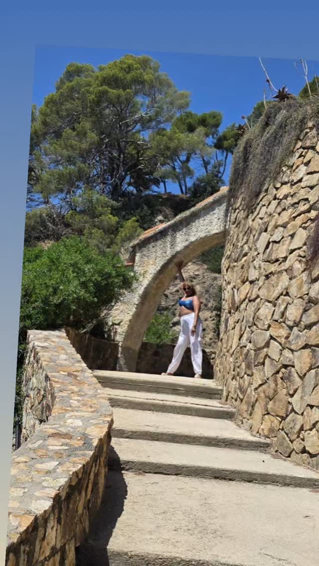 Post 5 by Marleys on Instagram (video)