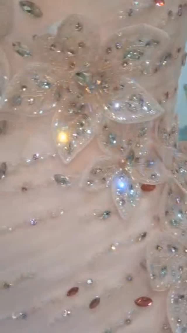 Post 1 by Elamode Haute Couture on Instagram (video)
