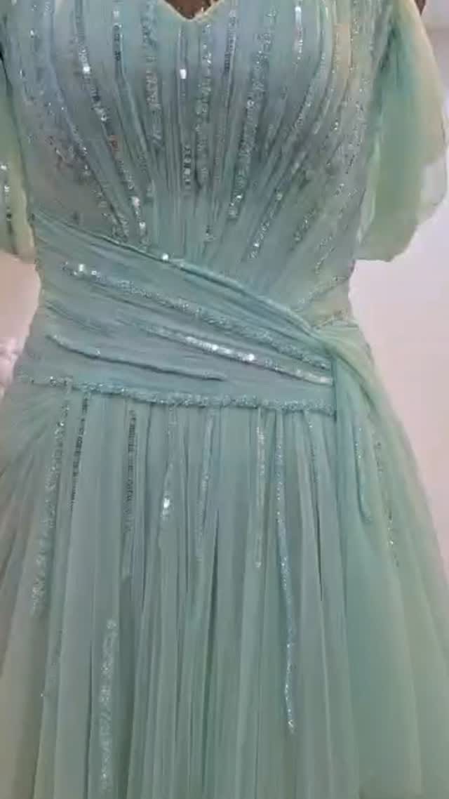 Post 10 by Elamode Haute Couture on Instagram (video)