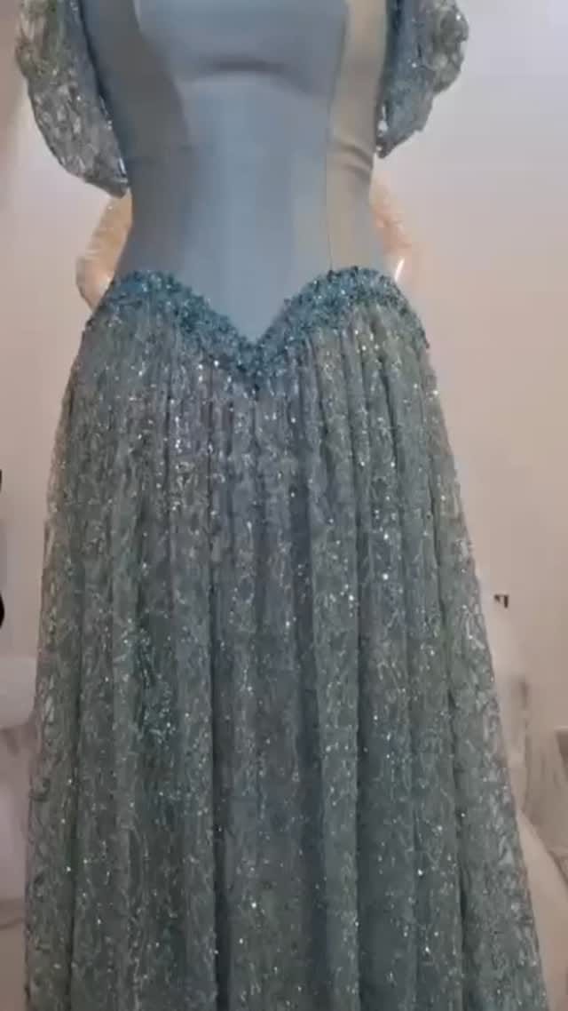 Post 8 by Elamode Haute Couture on Instagram (video)