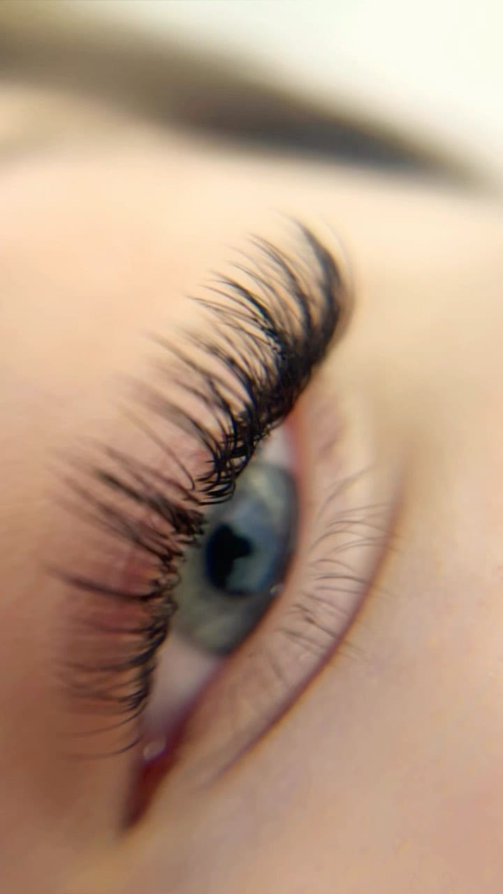 Post 1 by Dubai Lashes Extensions 🦋 on Instagram (video)