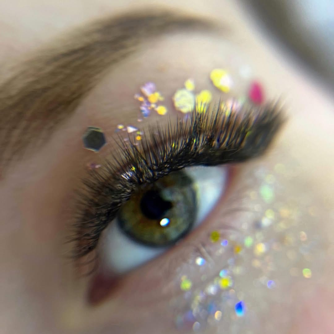 Post 2 by Dubai Lashes Extensions 🦋 on Instagram (carousel)