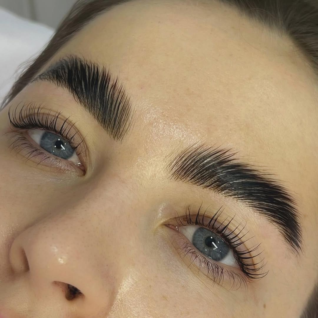Post 4 by Dubai Lashes Extensions 🦋 on Instagram (carousel)