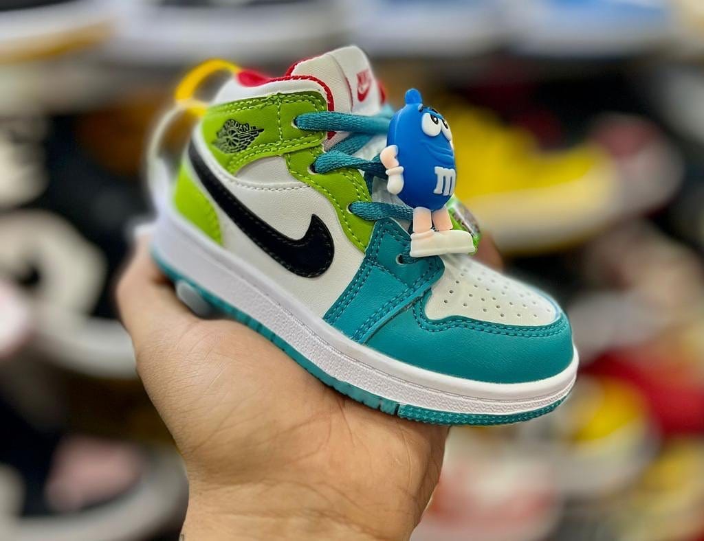 Post 4 by StyleShoes on Instagram (image)