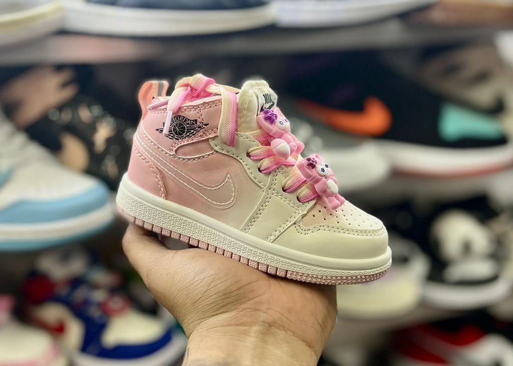 Post 10 by StyleShoes on Instagram (image)