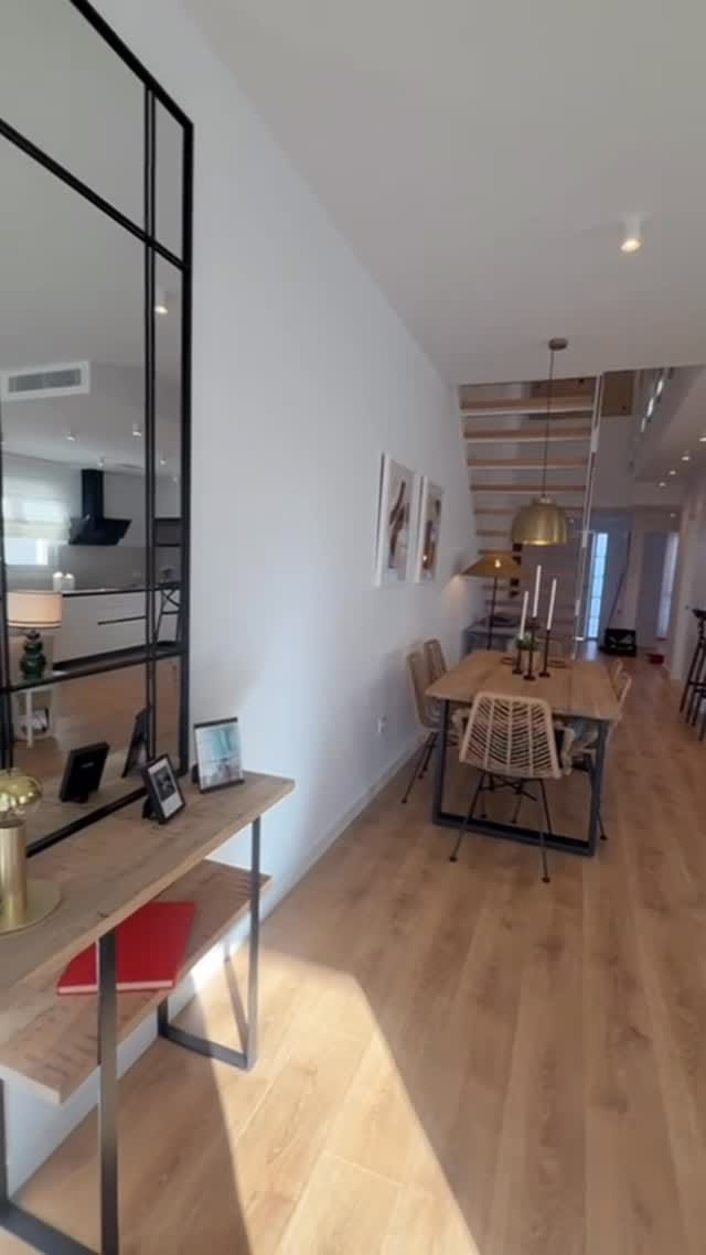 Post 2 by Amparo Garrido Decoración on Instagram (video)