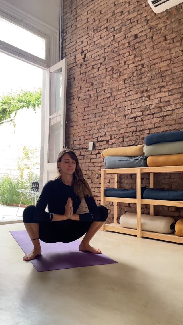 Post 1 by NIKETAN - Escuela de Yoga y Masaje Tailandés en Buenos Aires. on Instagram (video)