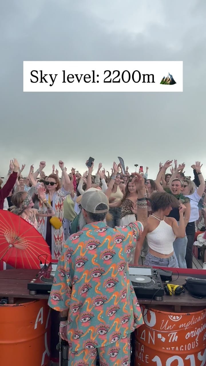 Post 8 by Mikhail Pomorov on Instagram (video)