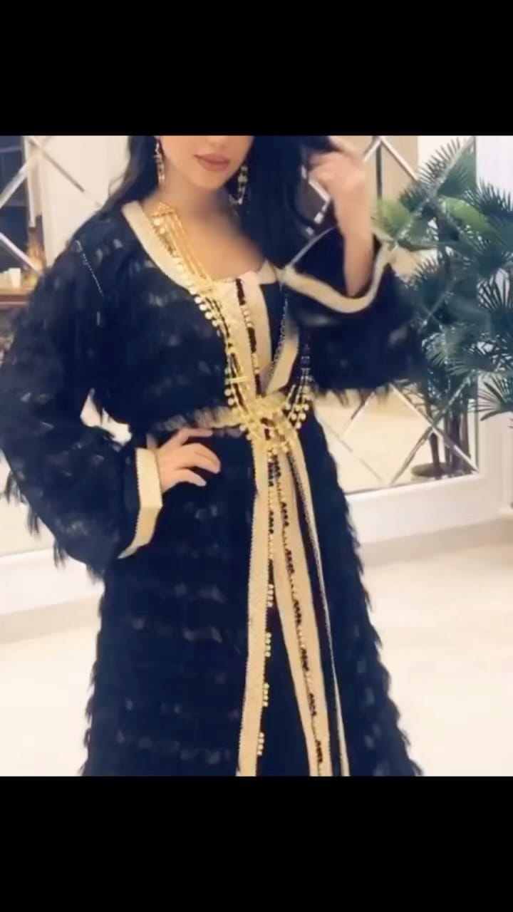 Post 6 by EB_couture on Instagram (video)