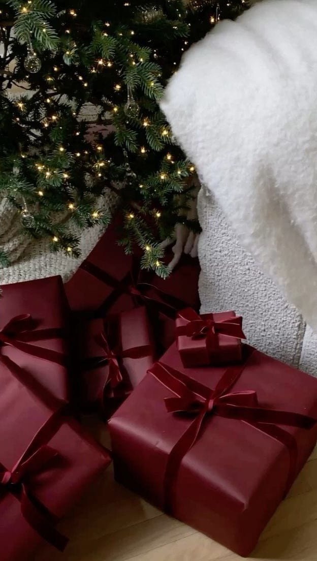 Post 4 by Laëtitia Niakate on Instagram (video)