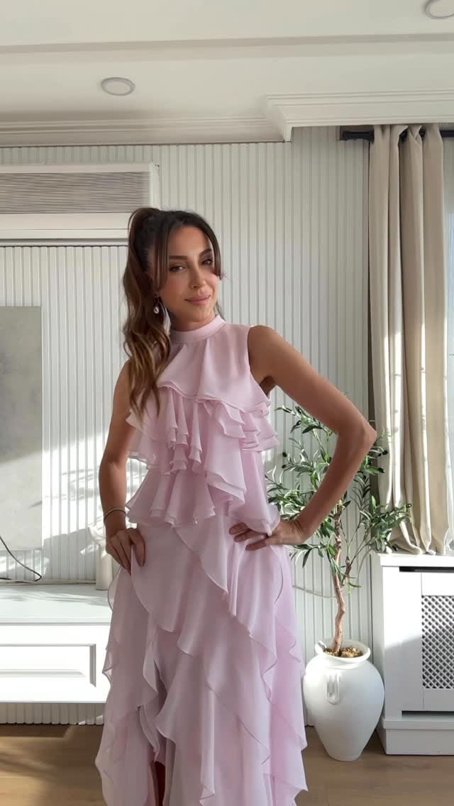 Post 2 by White House by Özge Yılmaz | GELİNLİK | WEDDING DRESS on Instagram (video)