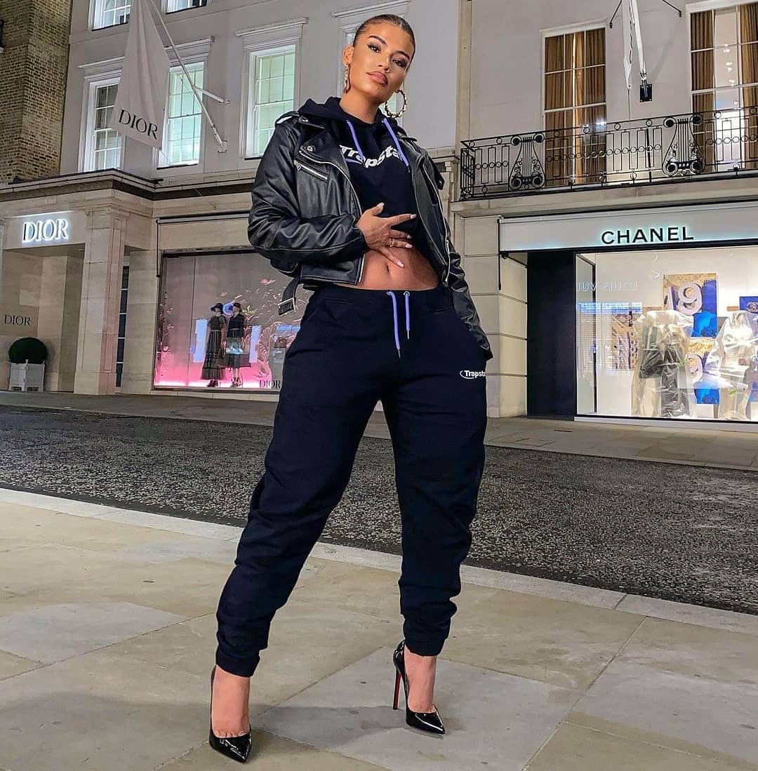 Post 3 by Lookbook on Instagram (image)