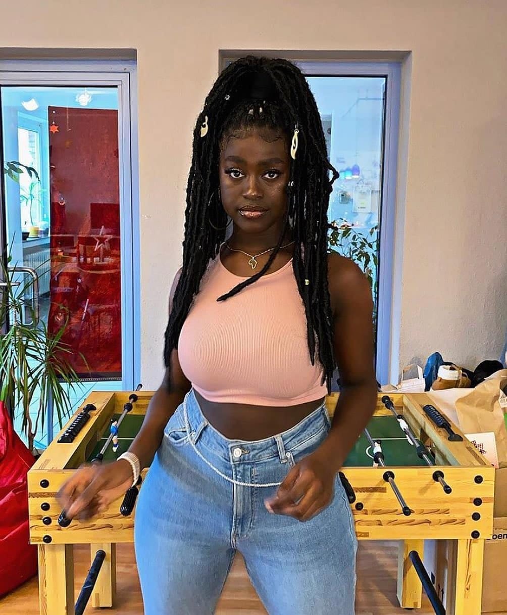 Post 8 by Lookbook on Instagram (image)
