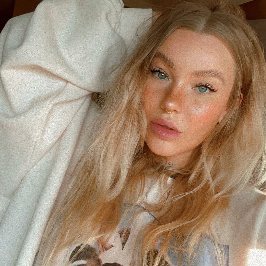 Post 1 by Lookbook on Instagram (image)