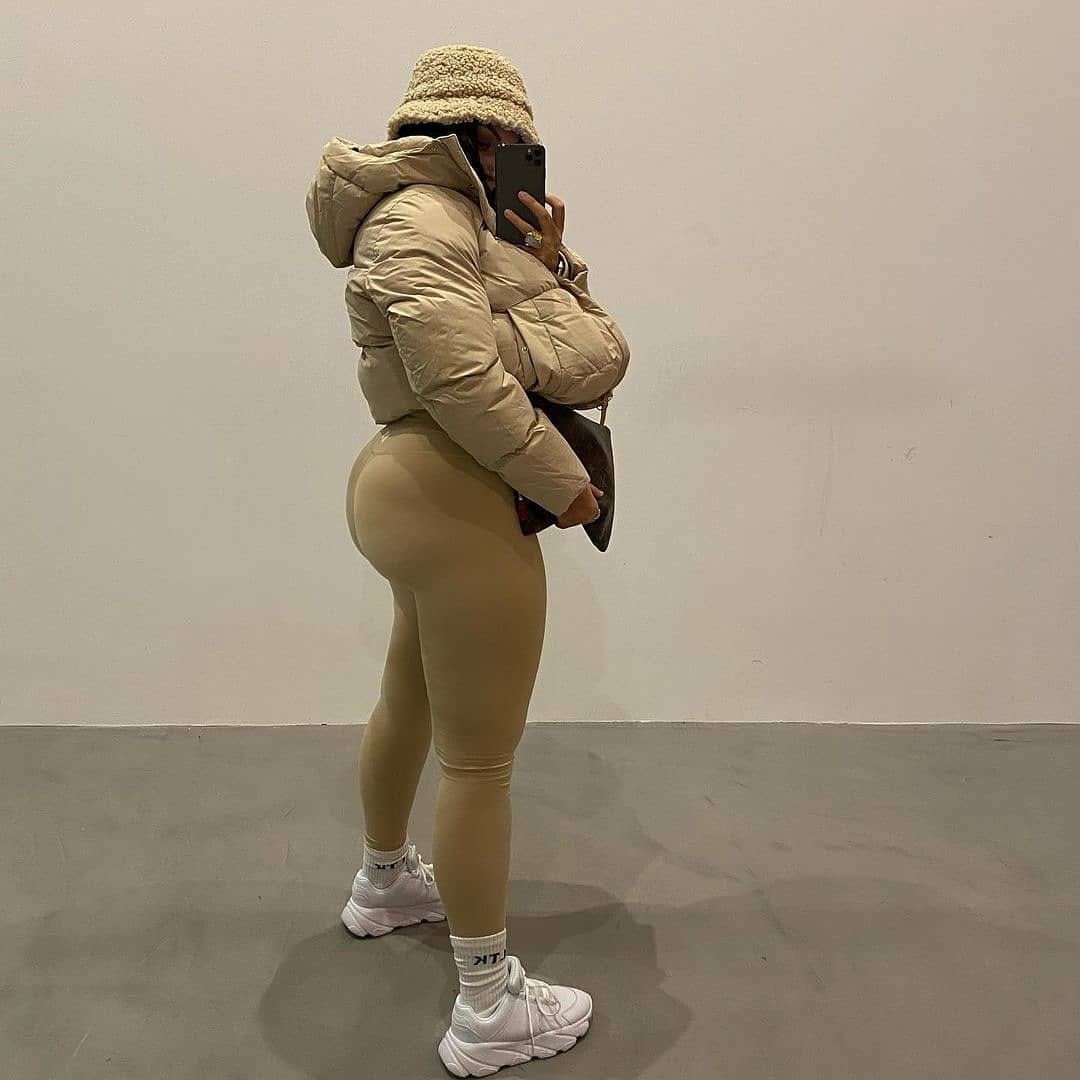 Post 6 by Lookbook on Instagram (image)