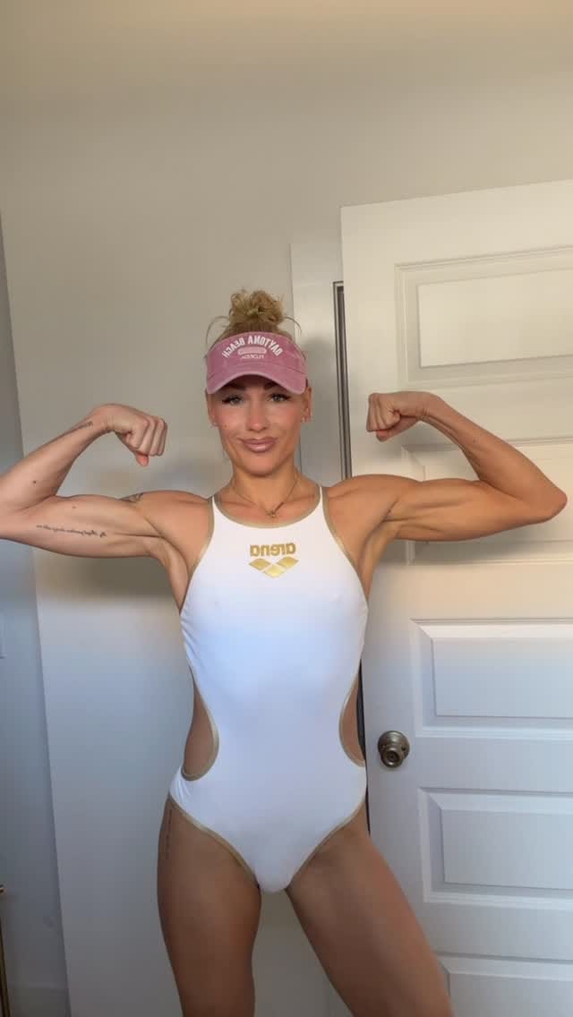 Post 3 by Yana ✨ Olympic Golden Hands🌿💆‍♀️ on Instagram (video)