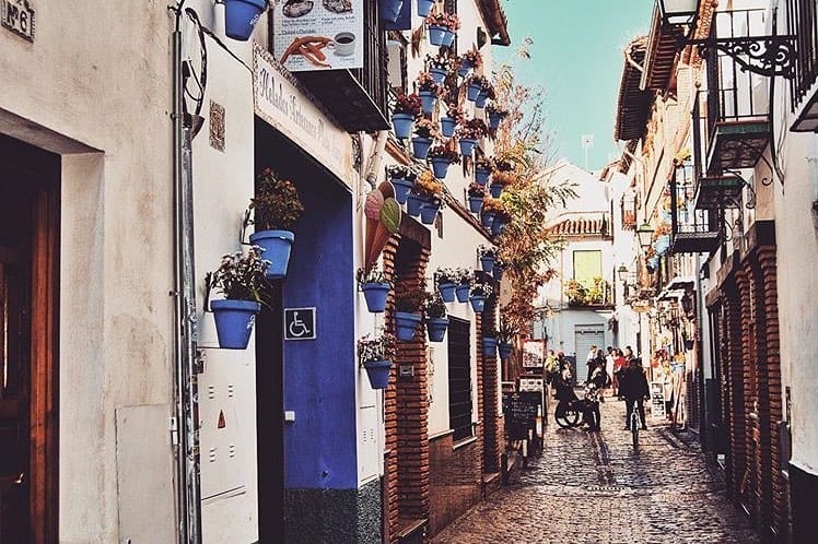 Post 1 by @granadalov on Instagram (image)