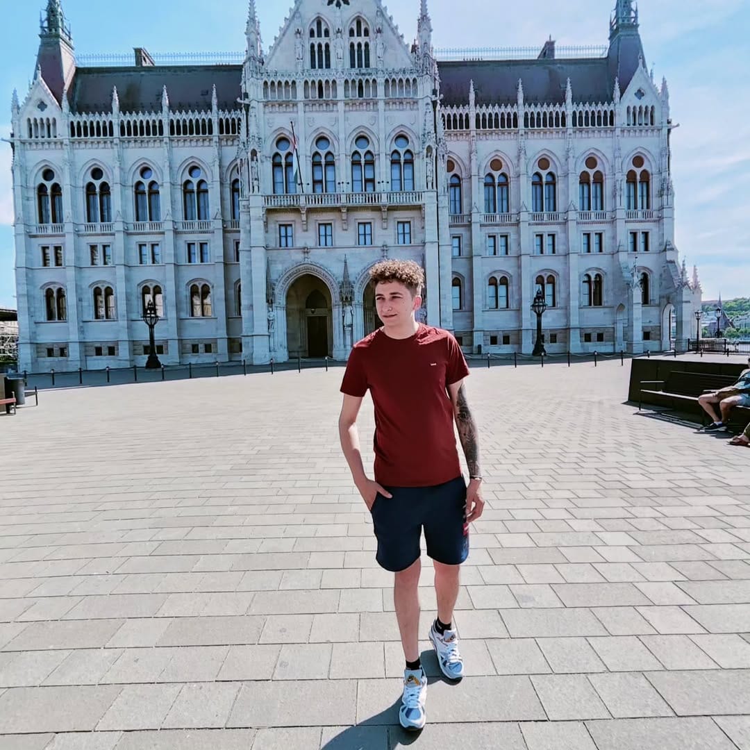 Post 10 by Ionut B on Instagram (image)