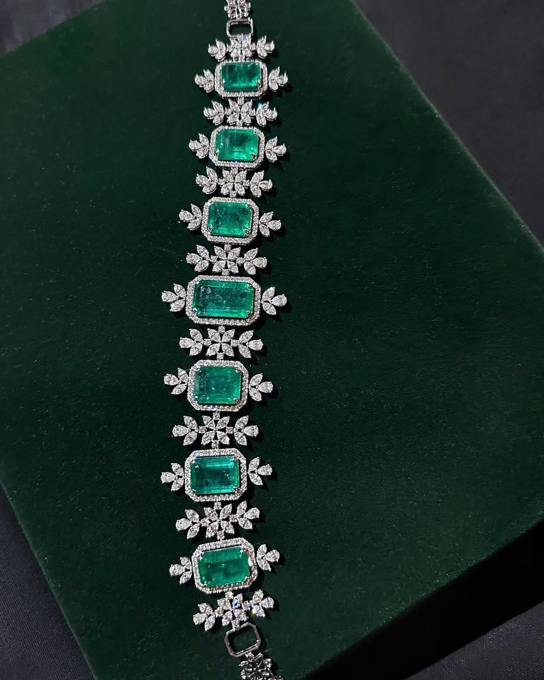 Post 3 by Moti Jewels Palace on Instagram (image)
