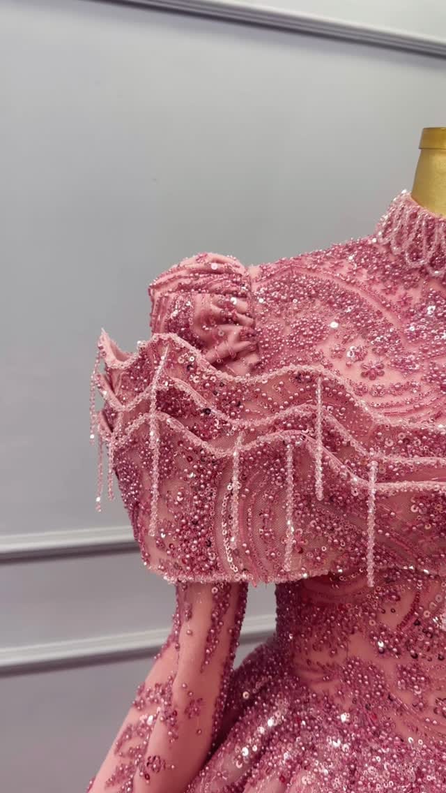 Post 2 by ASRIN MODA SHOWROOM on Instagram (video)