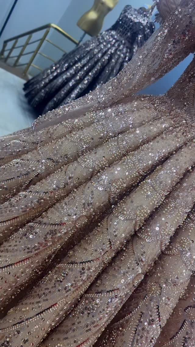 Post 9 by ASRIN MODA SHOWROOM on Instagram (video)