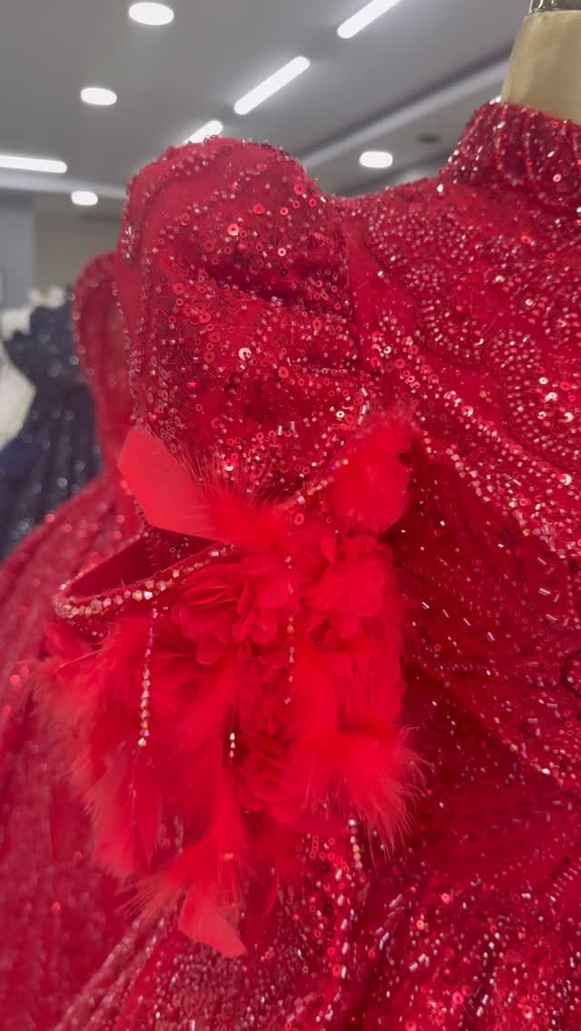 Post 6 by ASRIN MODA SHOWROOM on Instagram (video)