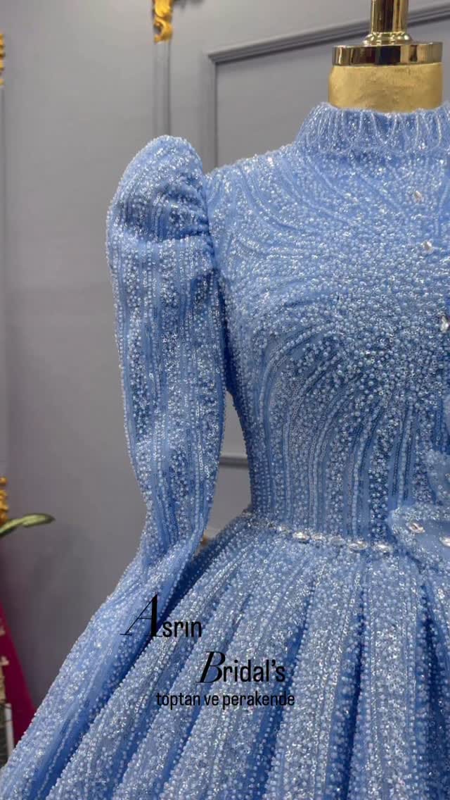 Post 8 by ASRIN MODA SHOWROOM on Instagram (video)