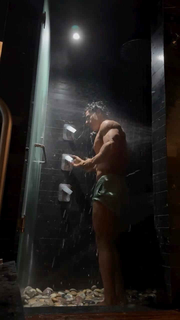 Post 4 by Victor Halfon on Instagram (video)