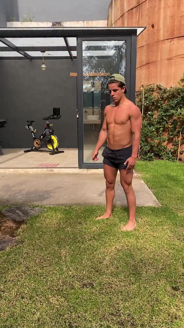Post 7 by Victor Halfon on Instagram (video)