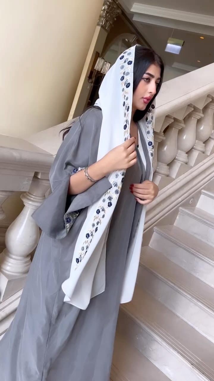 Post 5 by Mem-fashion88 on Instagram (video)