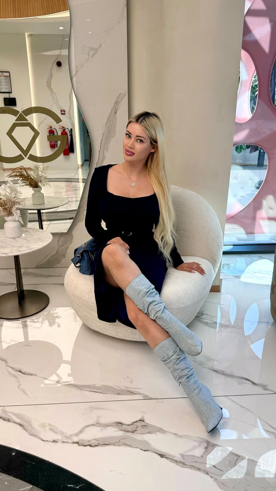 Post 6 by Alexandra on Instagram (video)