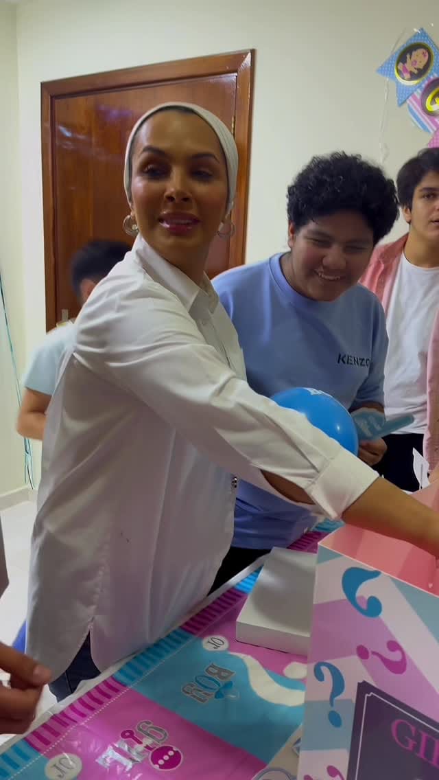 Post 3 by Noura Refai on Instagram (video)