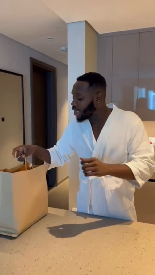 Post 10 by Sandraaaah____alvaro🇬🇭🇦🇪🇨🇦 on Instagram (video)
