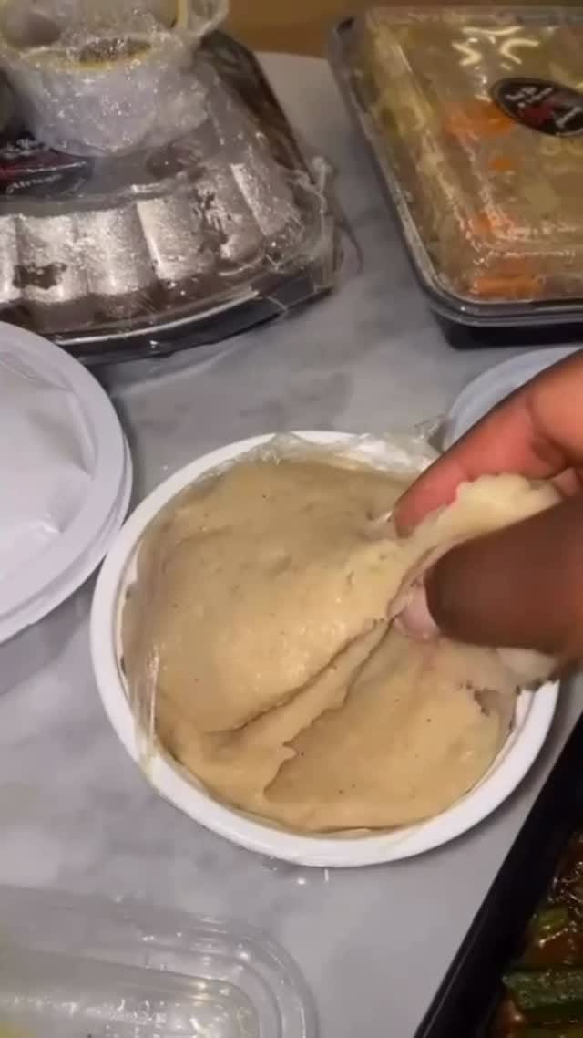 Post 1 by Sandraaaah____alvaro🇬🇭🇦🇪🇨🇦 on Instagram (video)