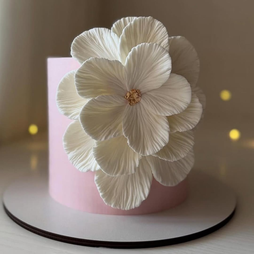 Post 7 by Elia cake 🇦🇪 appointment only on Instagram (carousel)