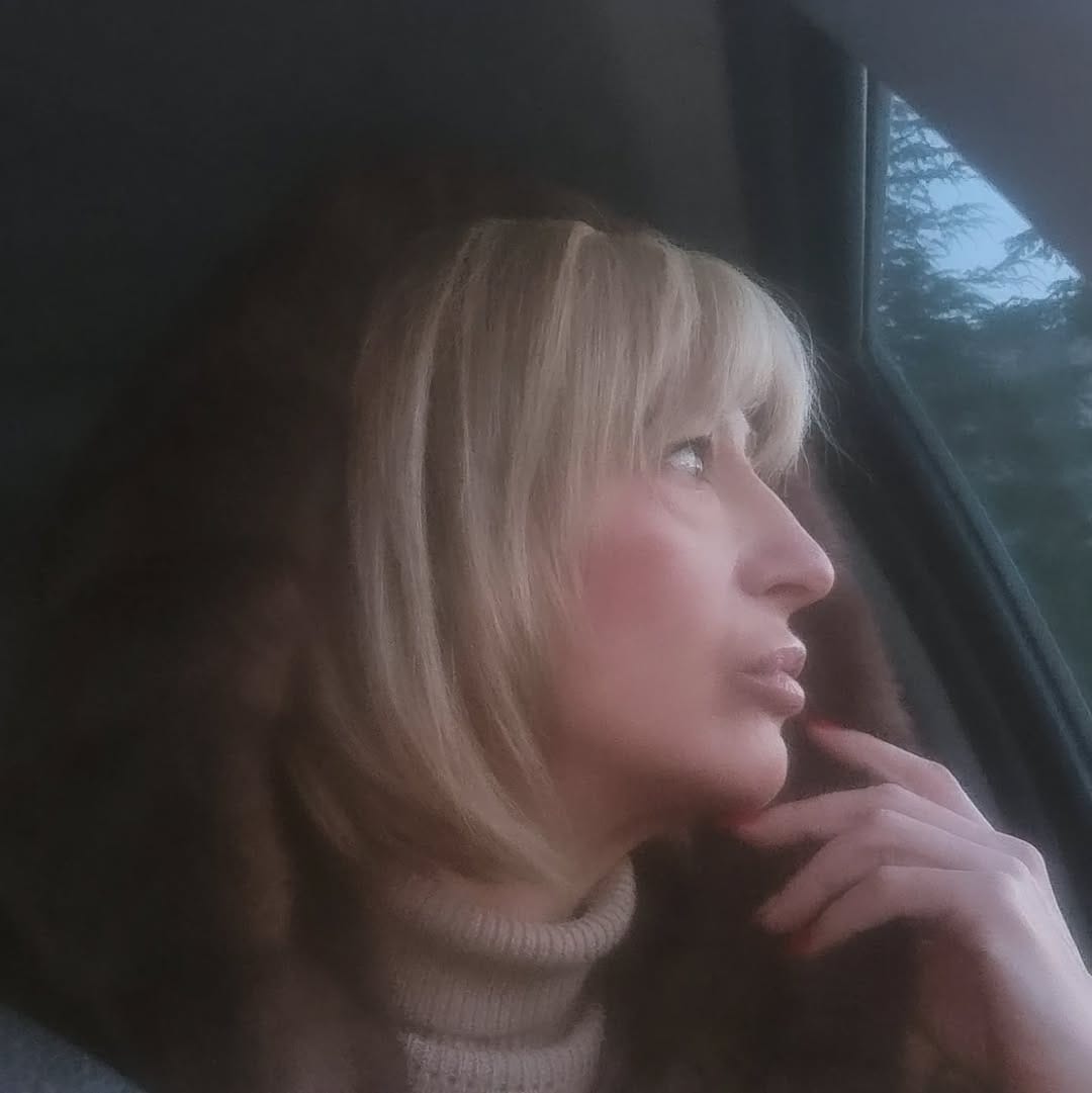 Post 6 by Eva Marcos on Instagram (image)