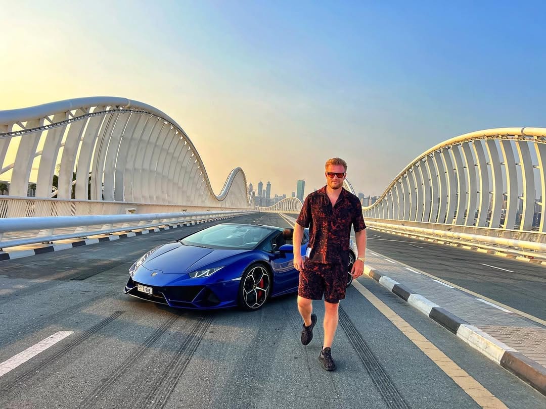 Post 7 by Aleksandr Kutsenko on Instagram (image)