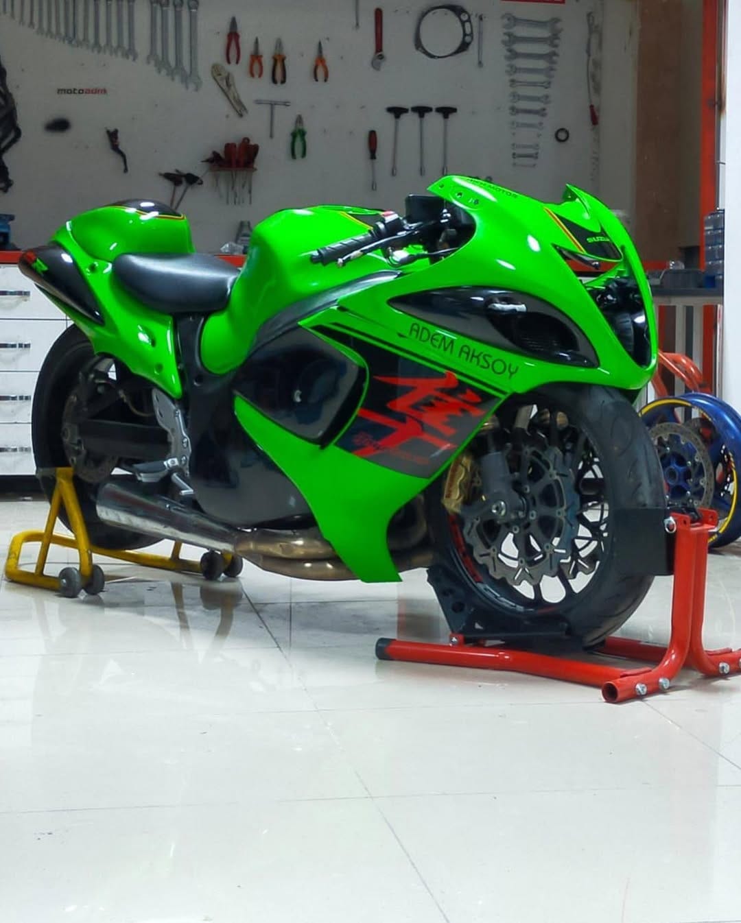 Post 8 by Rich Motor on Instagram (carousel)