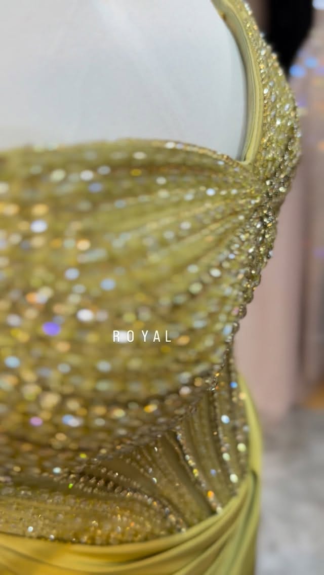 Post 2 by ROYAL COLLECTION on Instagram (video)