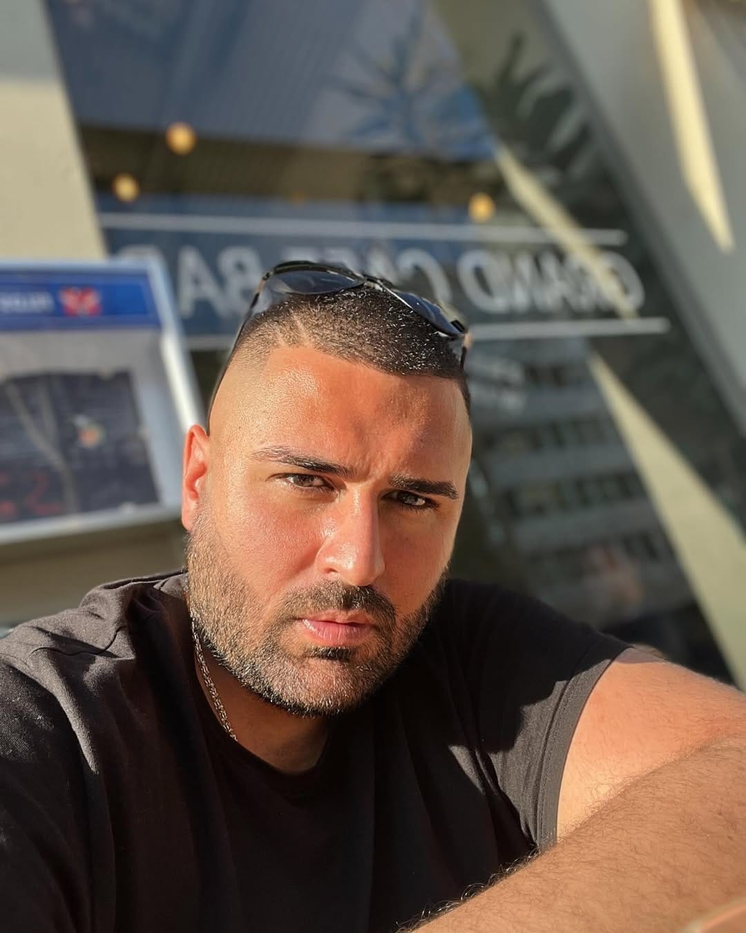 Post 5 by Esat Basaran on Instagram (image)