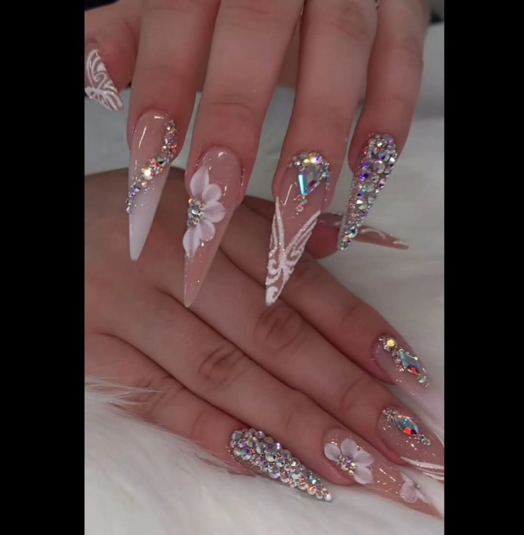 Post 7 by Marina Venger / Nail artist on Instagram (image)