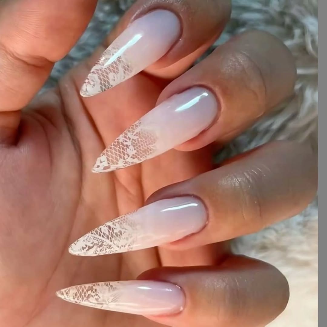 Post 1 by Marina Venger / Nail artist on Instagram (image)