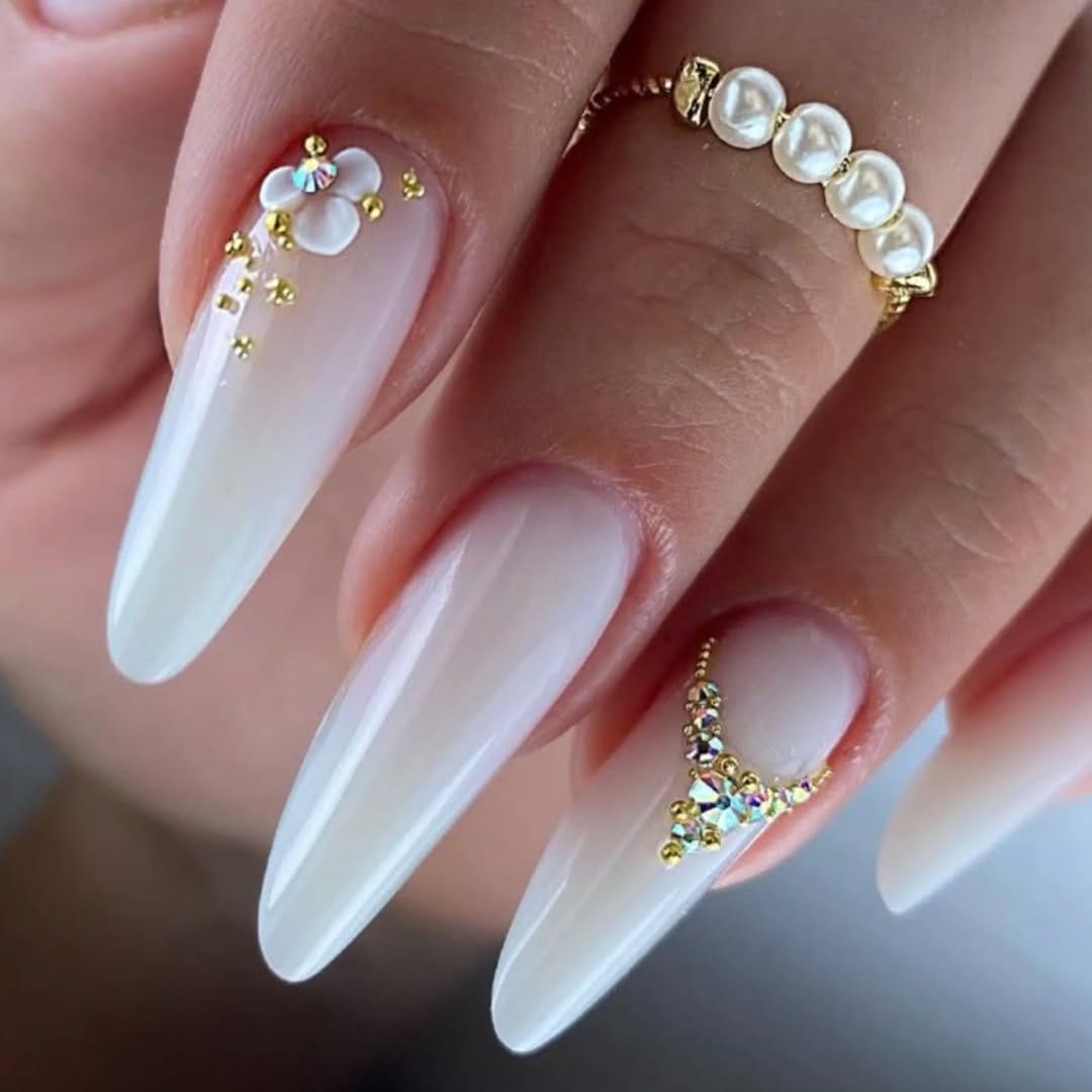 Post 3 by Marina Venger / Nail artist on Instagram (image)